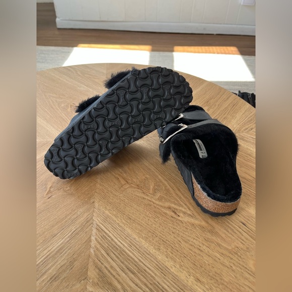 Arizona Big Buckle Shearling
Oiled Leather - Black - Picture 10 of 13